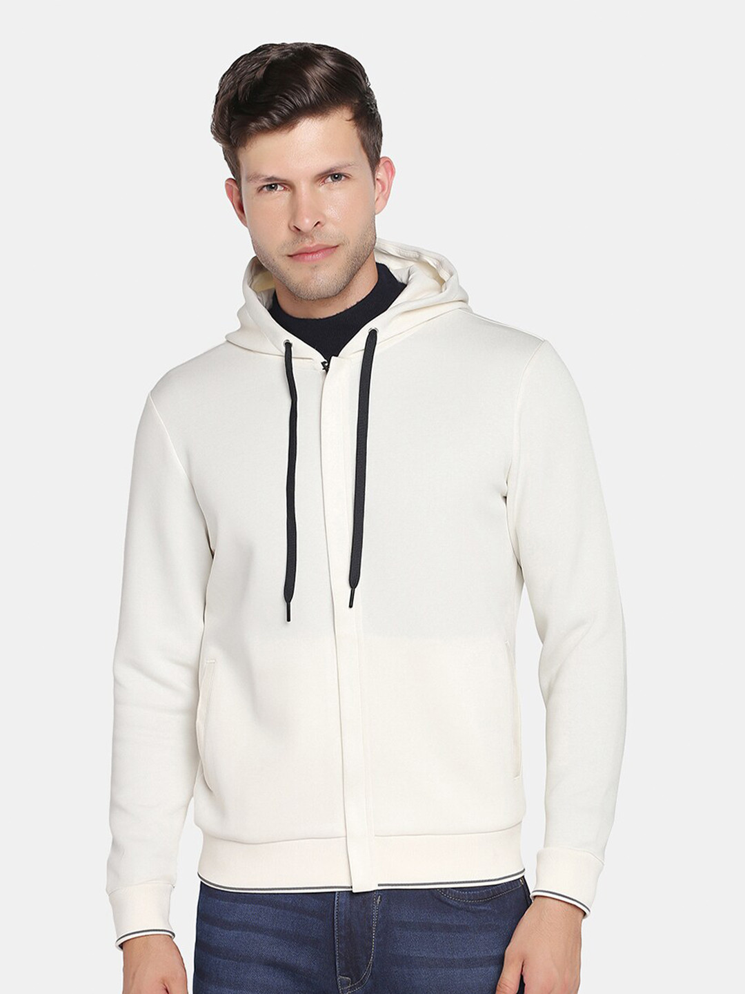 

Blackberrys Men Solid Sweatshirt, White