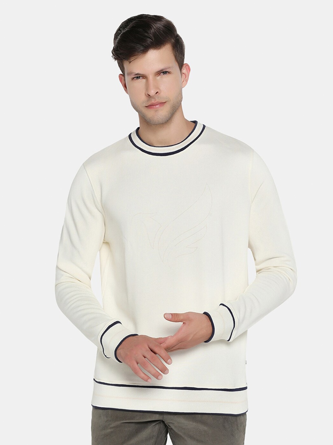 

Blackberrys Men Solid Cotton Sweatshirt, White
