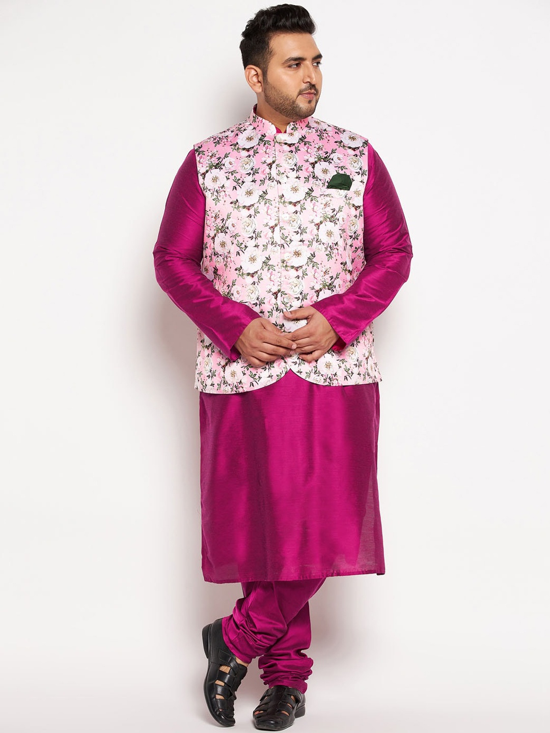 

VASTRAMAY Men Fuchsia Floral Kurta with Churidar