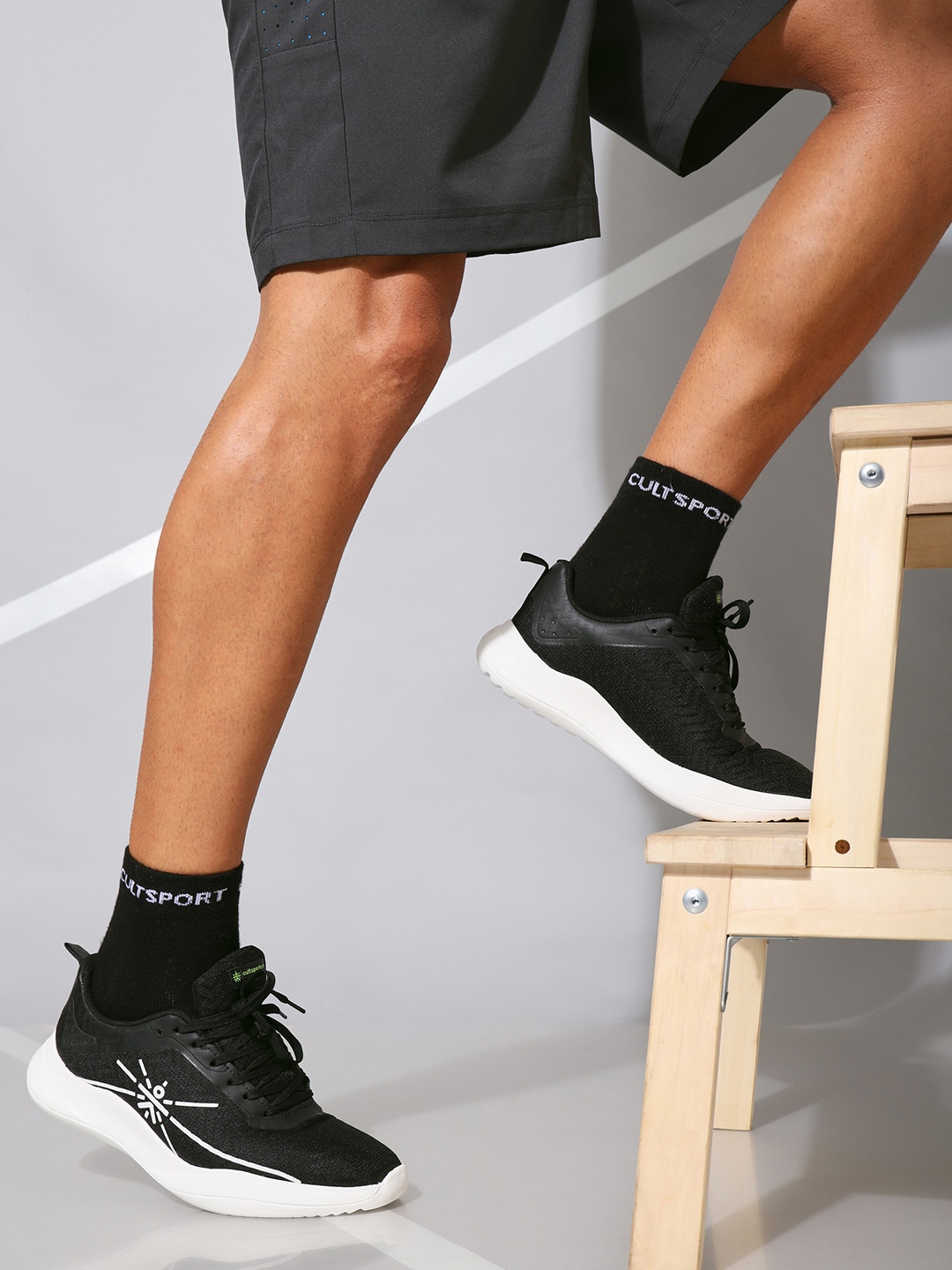 

cultsportone Men Black Mesh Running Lace-Up Shoes