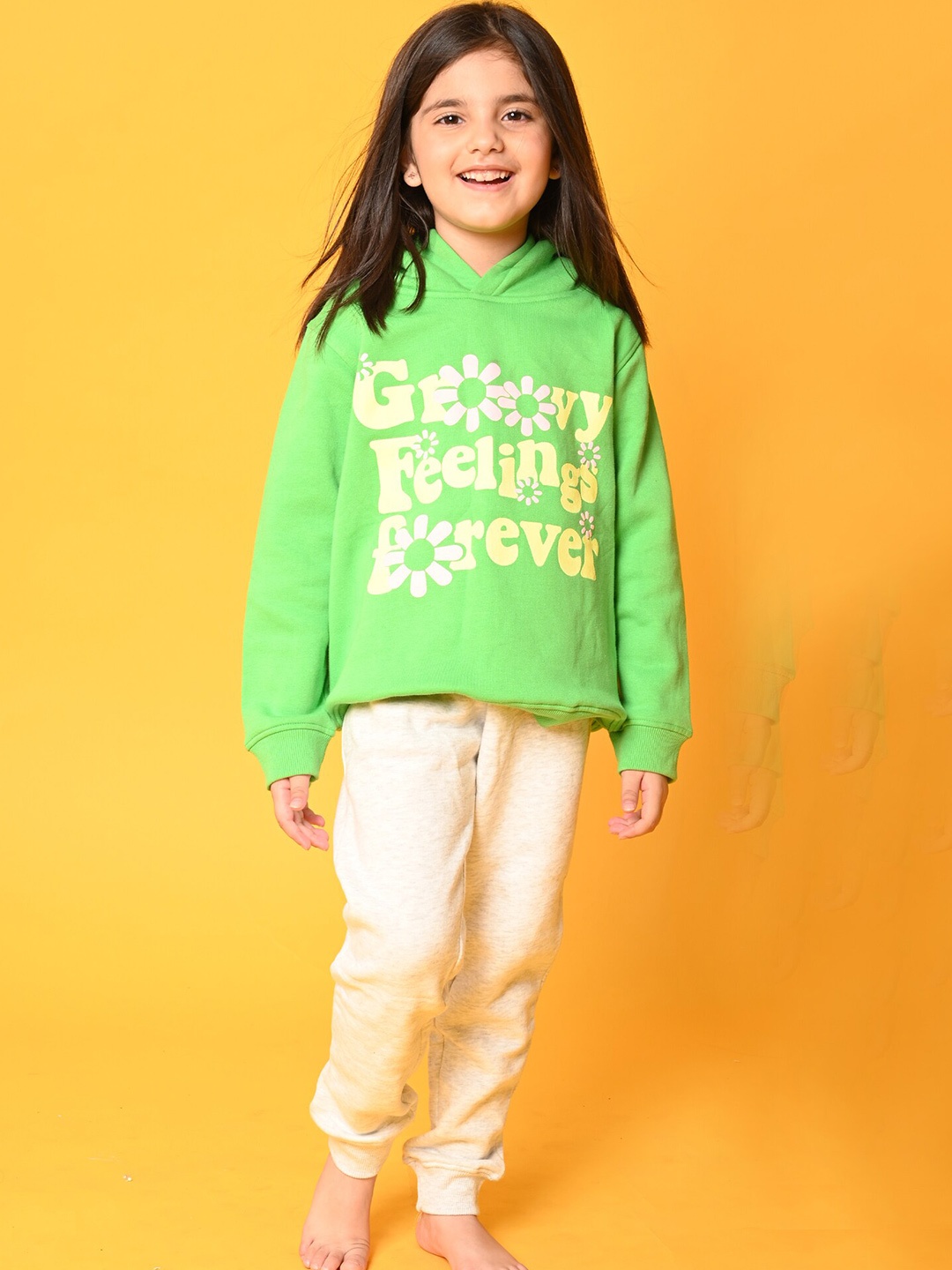 

Anthrilo Girls Green & Yellow Groovy Feelings Fleece Hoodie Jogger Set