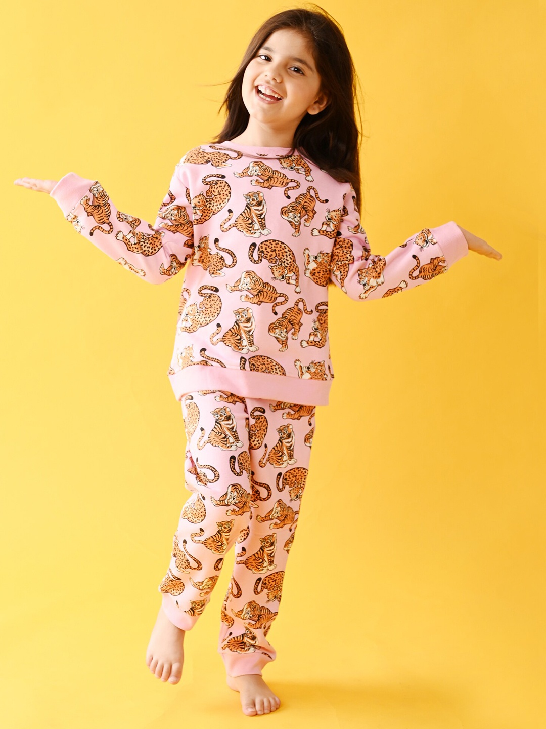 

Anthrilo Girls Pink & Brown Tigers Fleece Sweatshirt Jogger Set