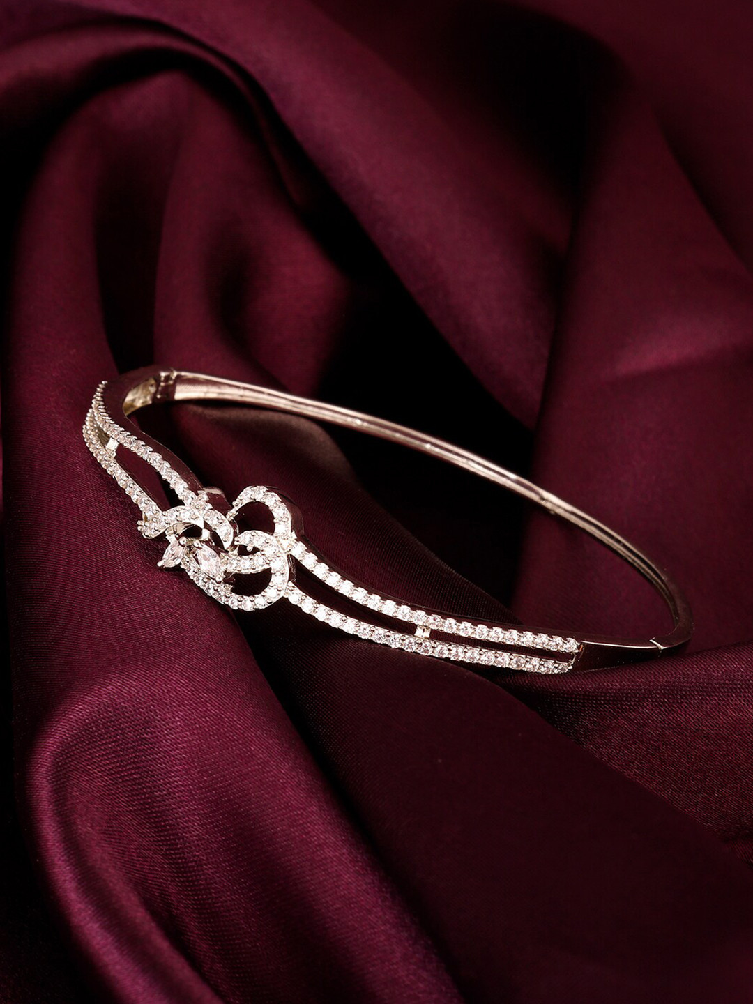 

GIVA Women Silver-Toned Sterling Silver Cubic Zirconia Rhodium-Plated Bangle-Style Bracelet