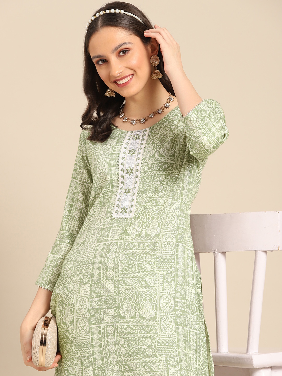 

Sangria Women White & Green Ethnic Motifs Printed Gotta Patti Kurta