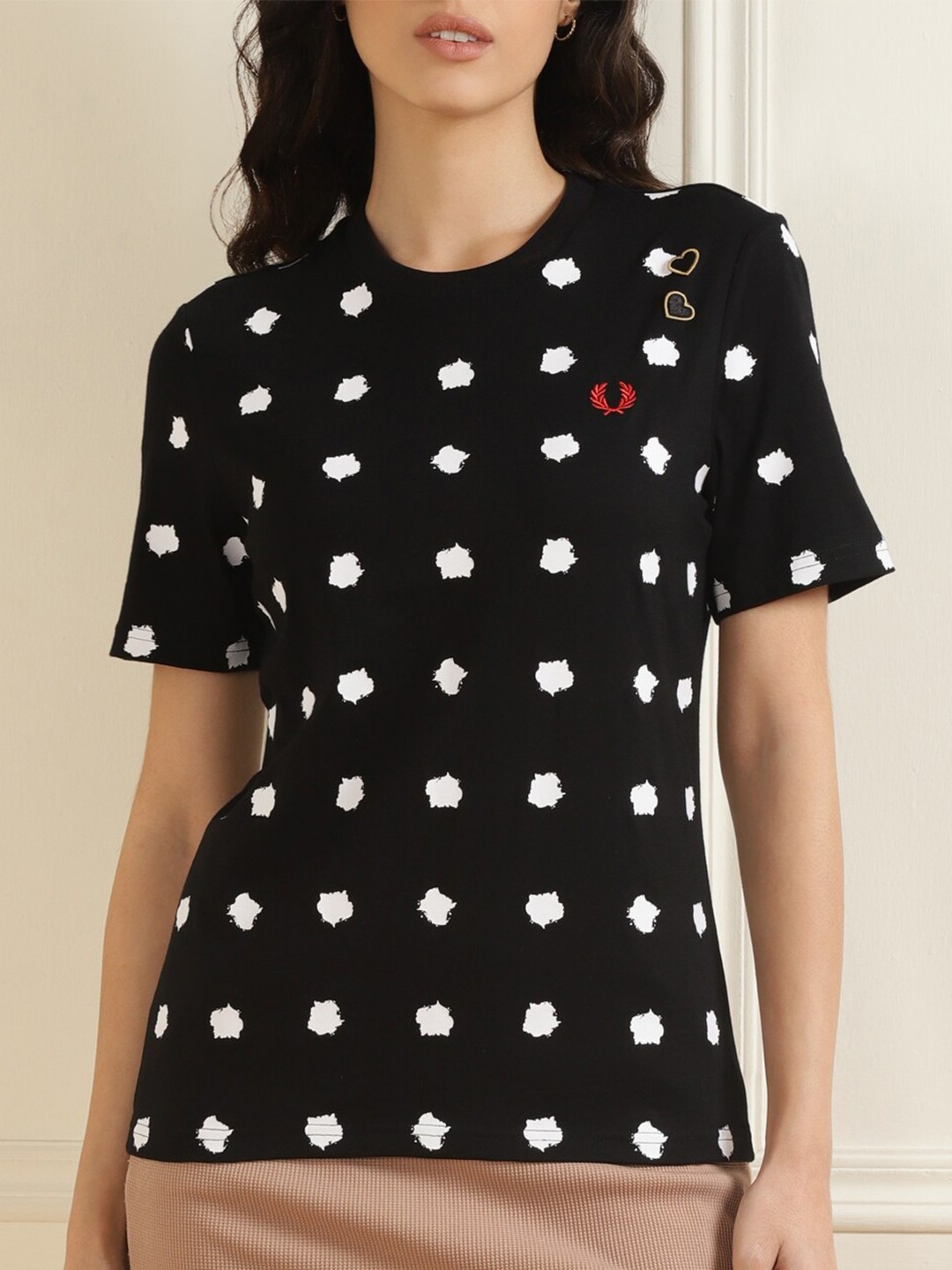 

Fred Perry Women Black Printed Cotton T-shirt