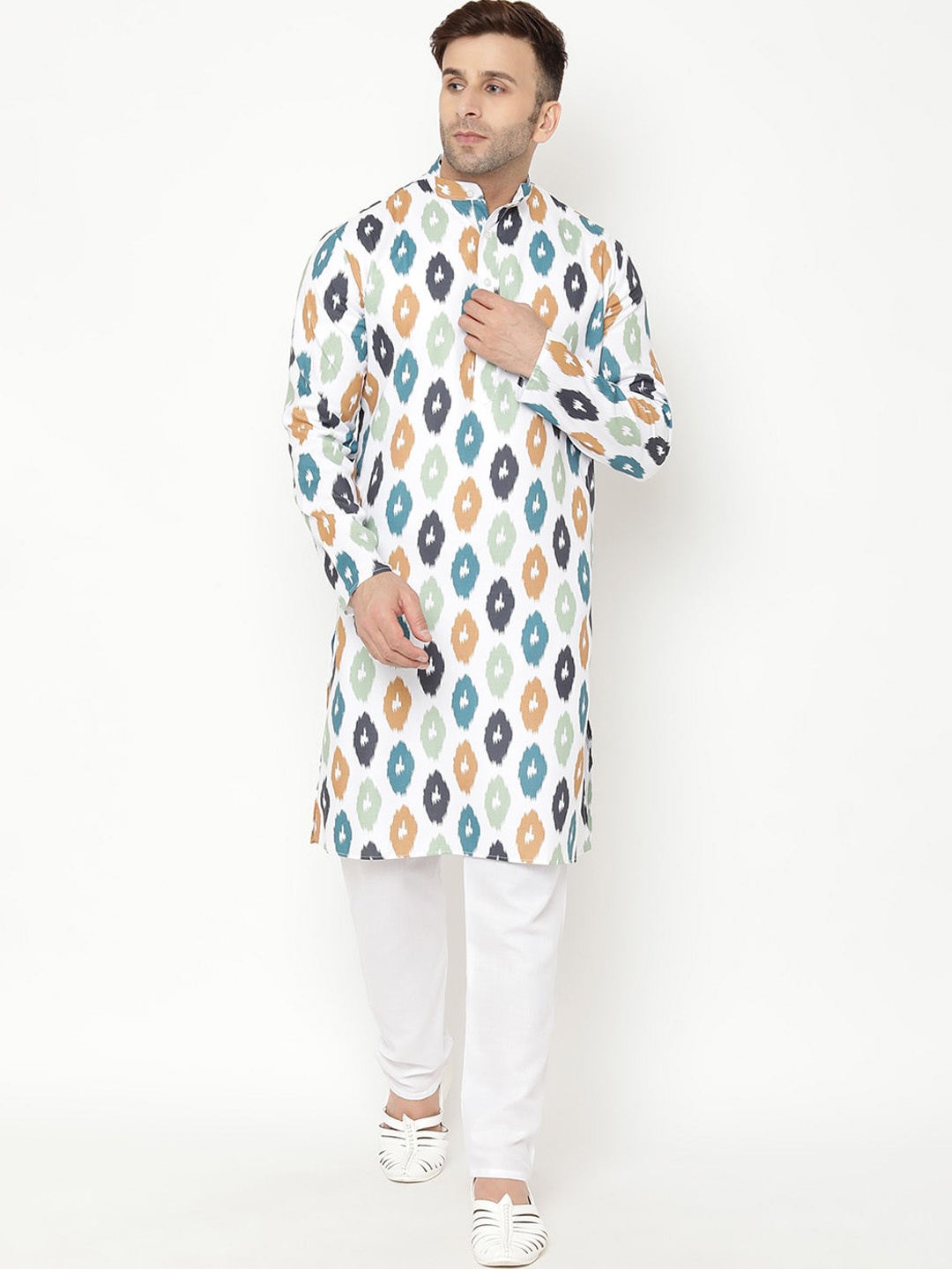 

hangup trend Men White And Blue Geometric Printed Kurta With Pyjamas
