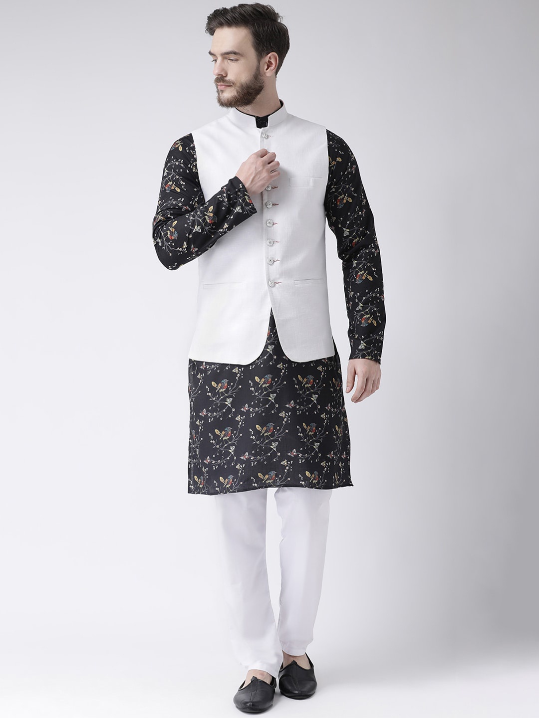 

hangup trend Men Black Floral Printed Pure Cotton Kurta with Pyjamas With Nehru Jacket