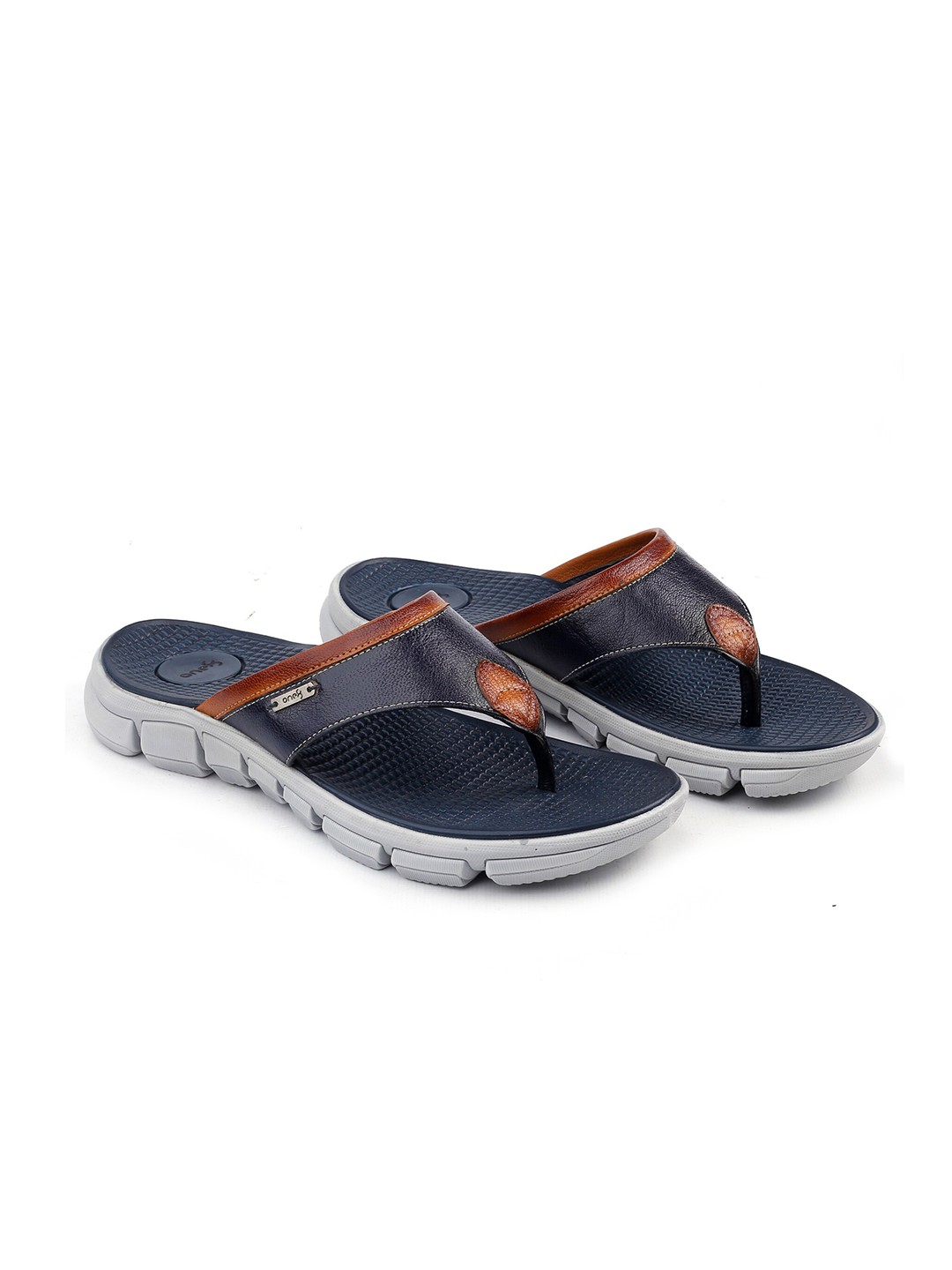 

One8 Select By Virat Kohli Men Leather Slippers, Navy blue