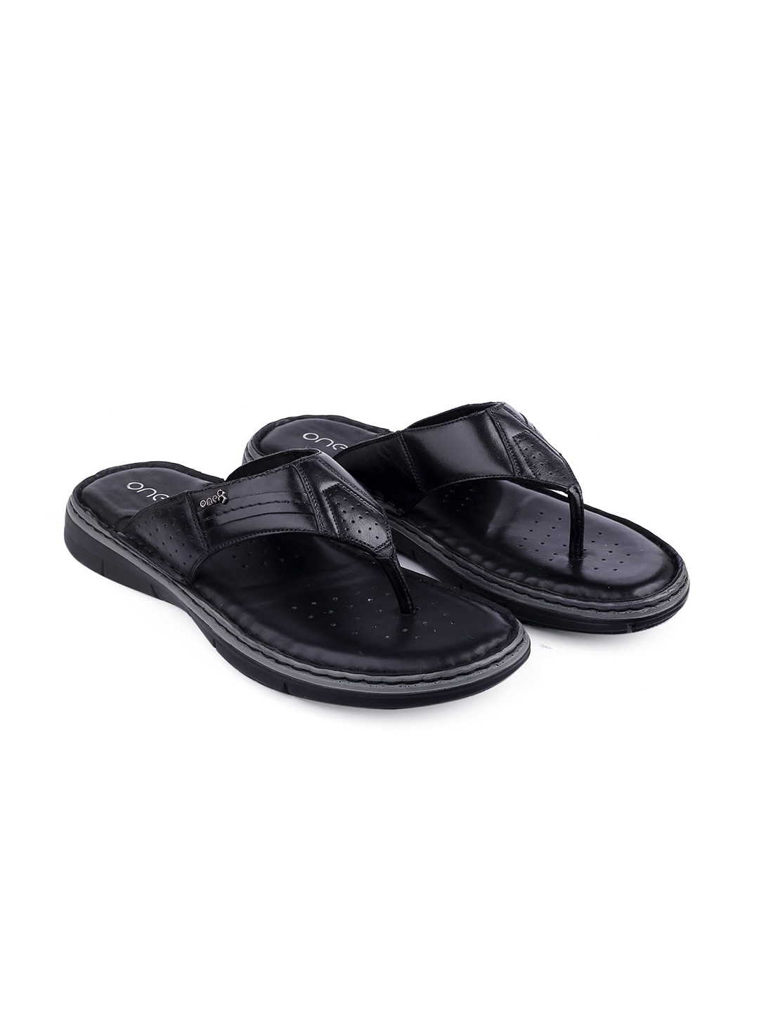 

One8 Select By Virat Kohli Men Leather Slippers, Black