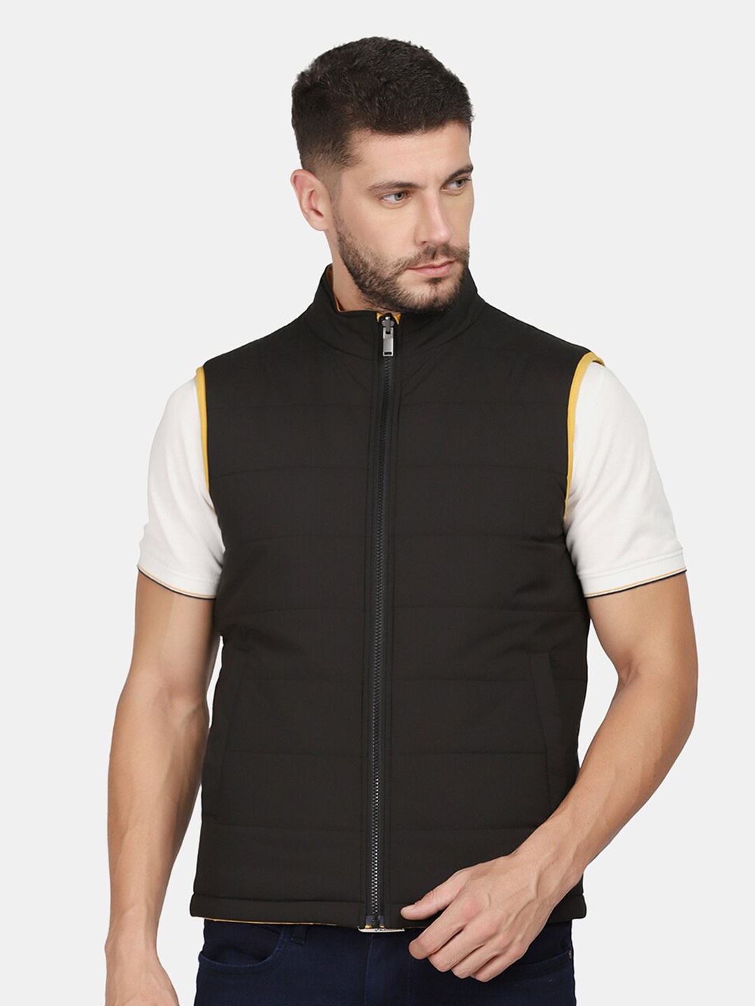 

Blackberrys Men Solid Padded Jacket, Black