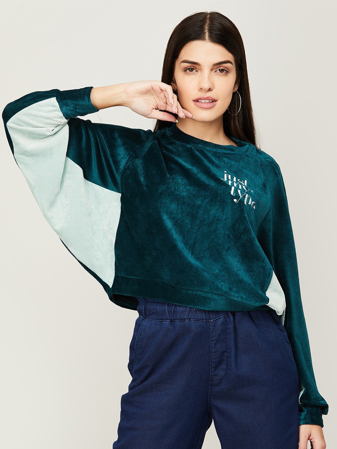 

Ginger by Lifestyle Women Colourblocked Sweatshirt, Teal