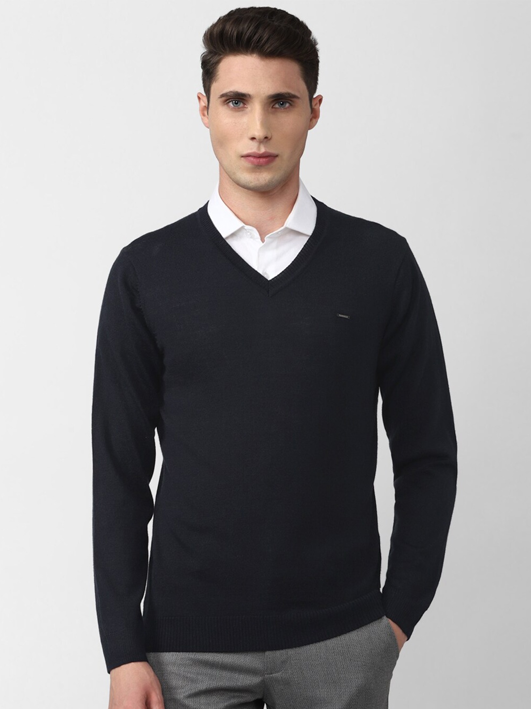 

Van Heusen Men Navy Blue Solid V-Neck Pullover