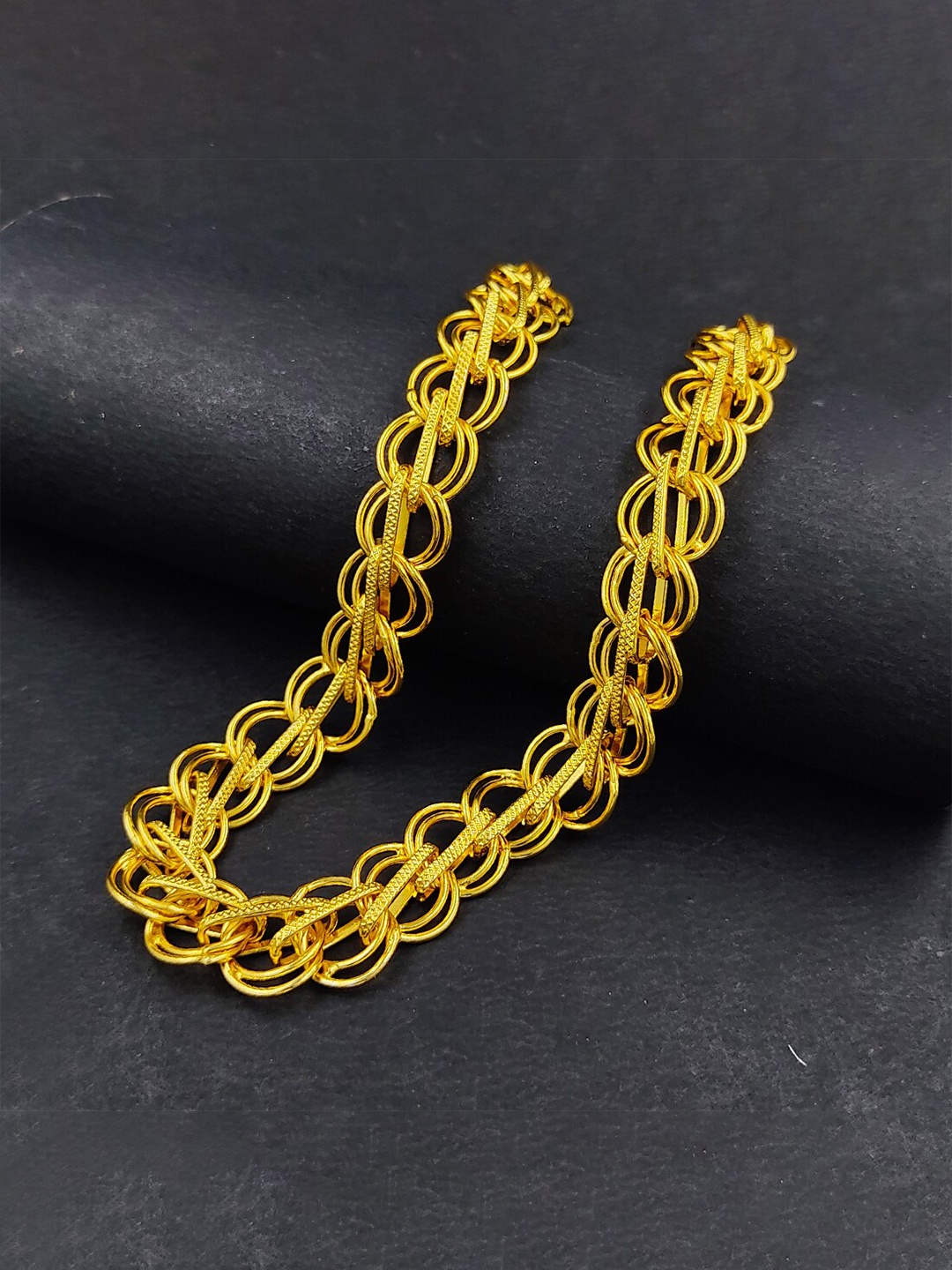 

Saizen Men Gold-Toned Brass Gold-Plated Chain