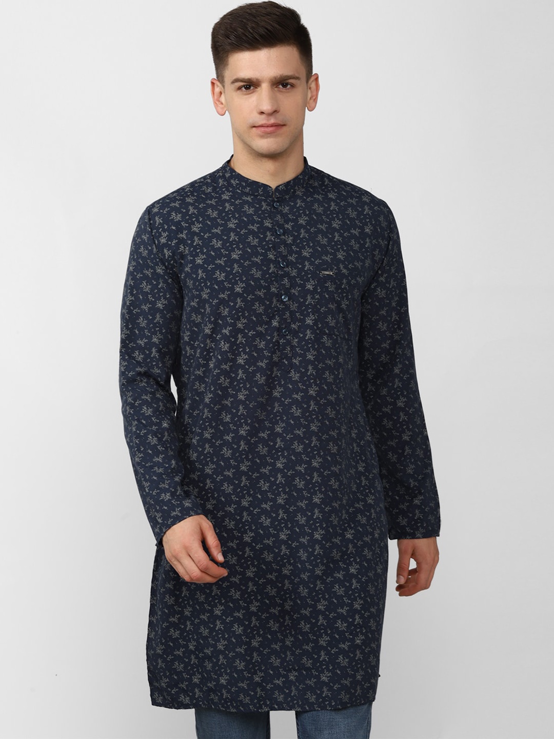 

Peter England Men Geometric Printed Kurta, Navy blue