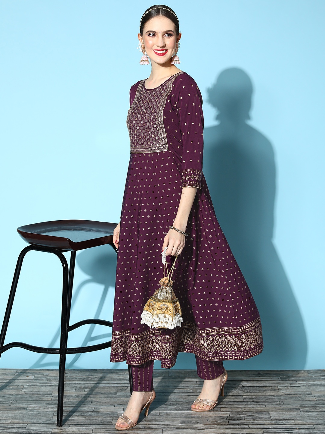 

SheWill Women Ethnic Motifs Poly Crepe Hyper Texture Kurta Set, Burgundy