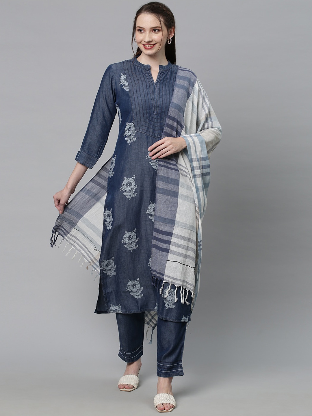 

FASHOR Women Blue Floral Printed Thread Work Kurta with Trousers & Dupatta