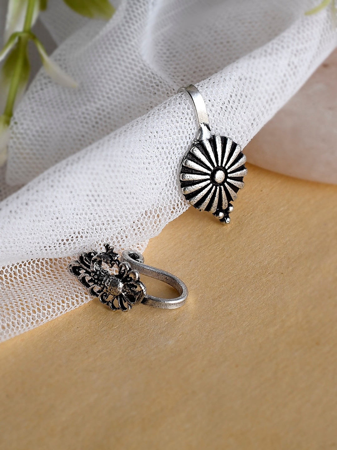 

Shoshaa Set Of 2 Silver-Plated Oxidized Nosepin