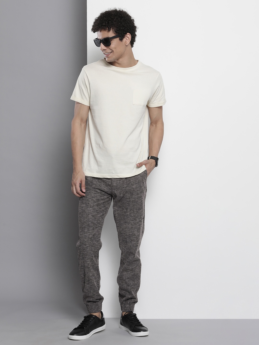 

The Indian Garage Co Men Joggers Trousers, Black