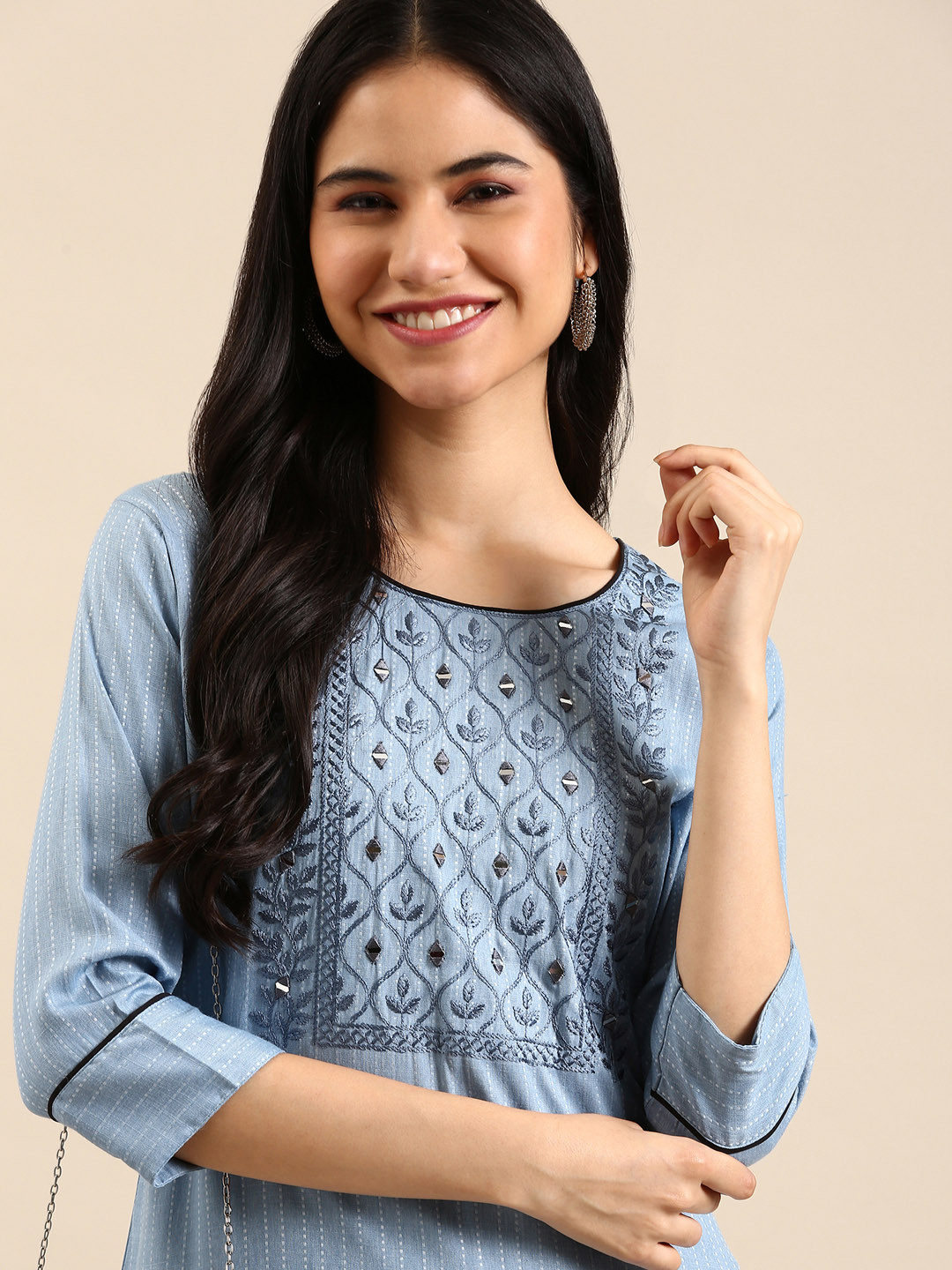 

SHOWOFF Women Blue Yoke Design Thread Work Dobby Kurta
