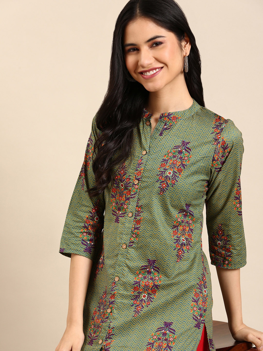 

SHOWOFF Women Green Floral Printed Mandarin Collar Straight Kurta