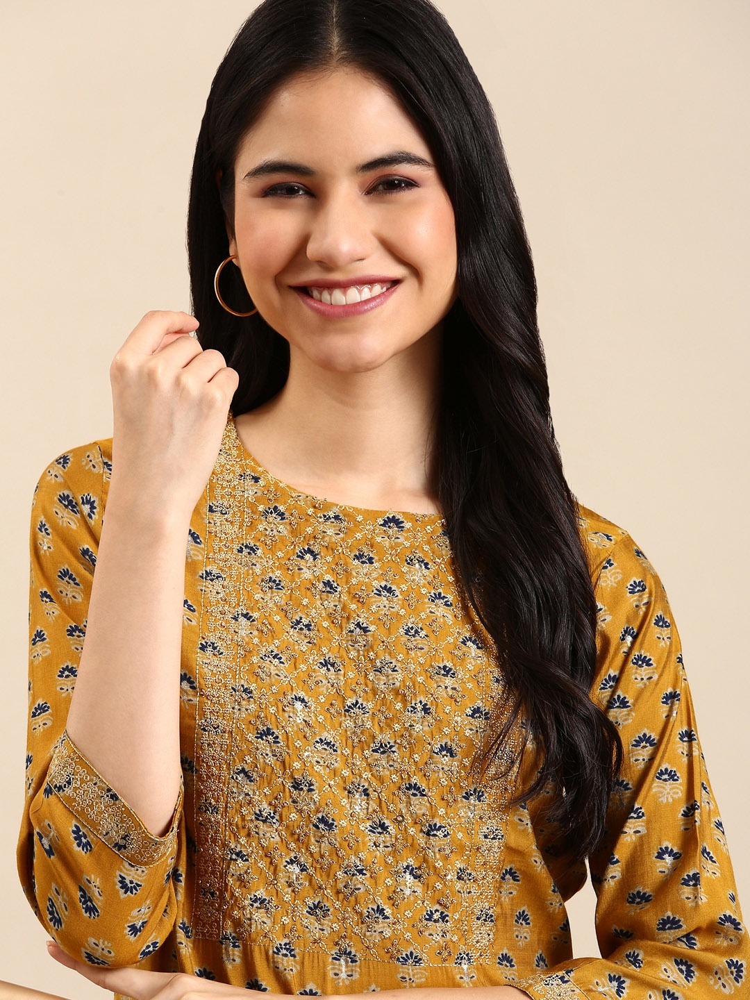 

SHOWOFF Women Mustard Yellow & Navy Blue Printed Thread Work Block Print Kurta
