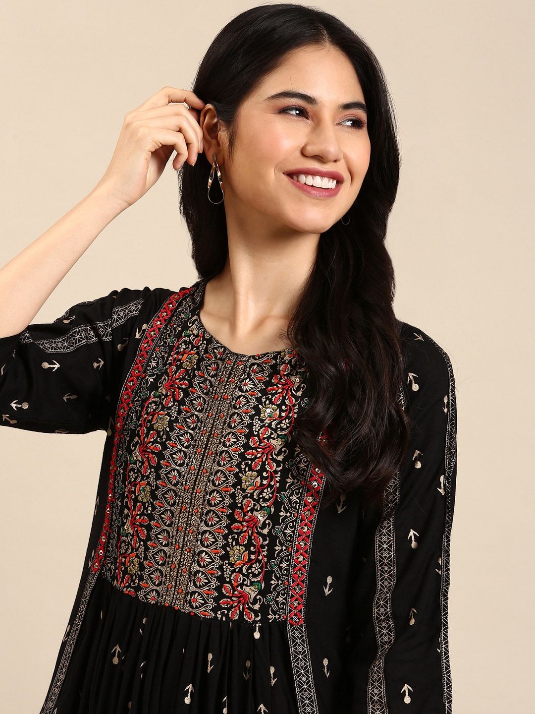 

SHOWOFF Women Black Printed Grandeur & Majestic Artwork Kurta