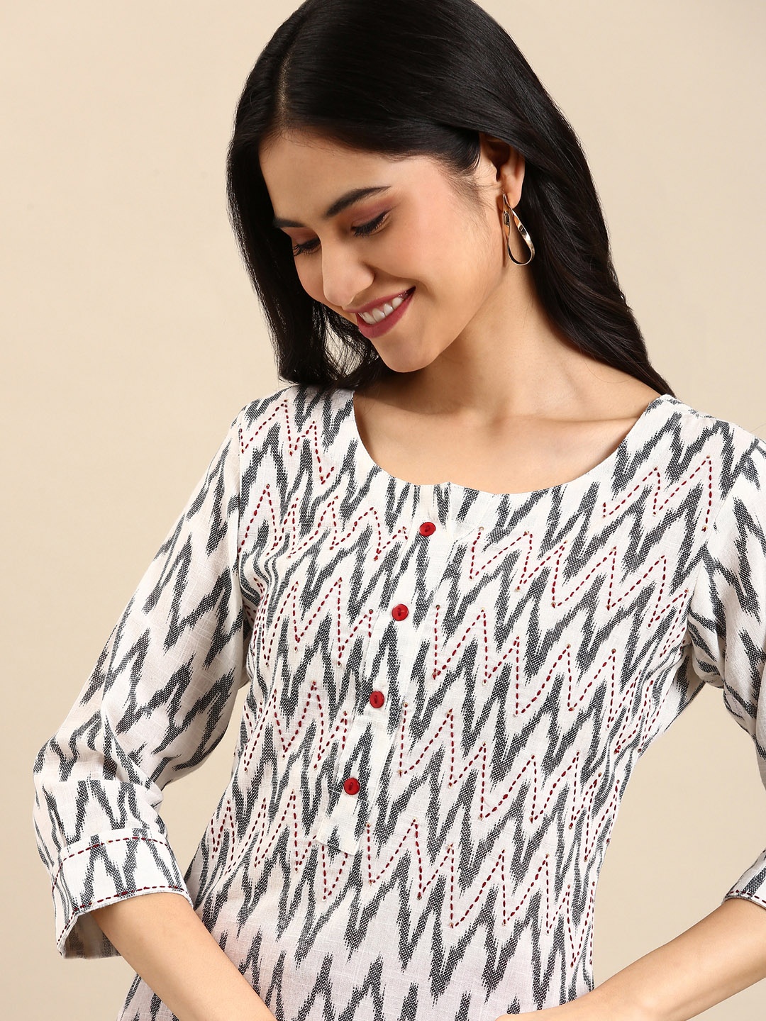 

SHOWOFF Women White Geometric Printed Kurta