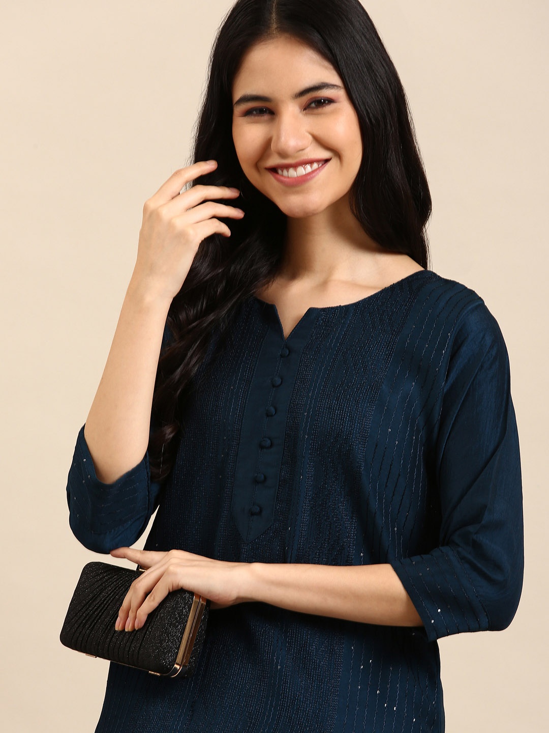 

SHOWOFF Women Teal Embroidered Kurta