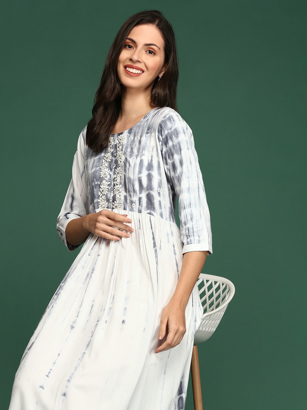 

SHOWOFF Women White Printed Kurta