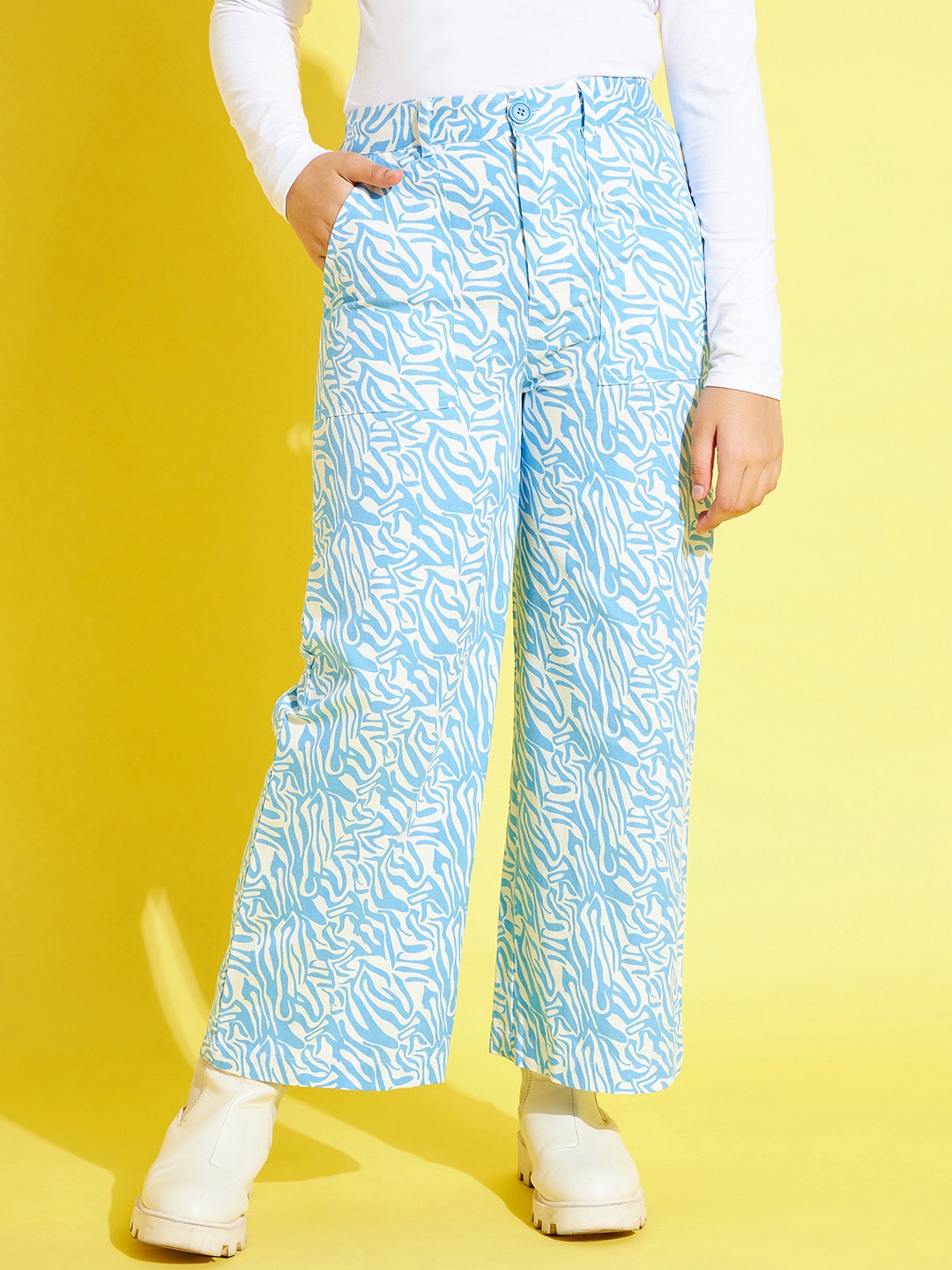 

Noh Voh - SASSAFRAS Kids Girls Blue & White Printed Comfort Trousers