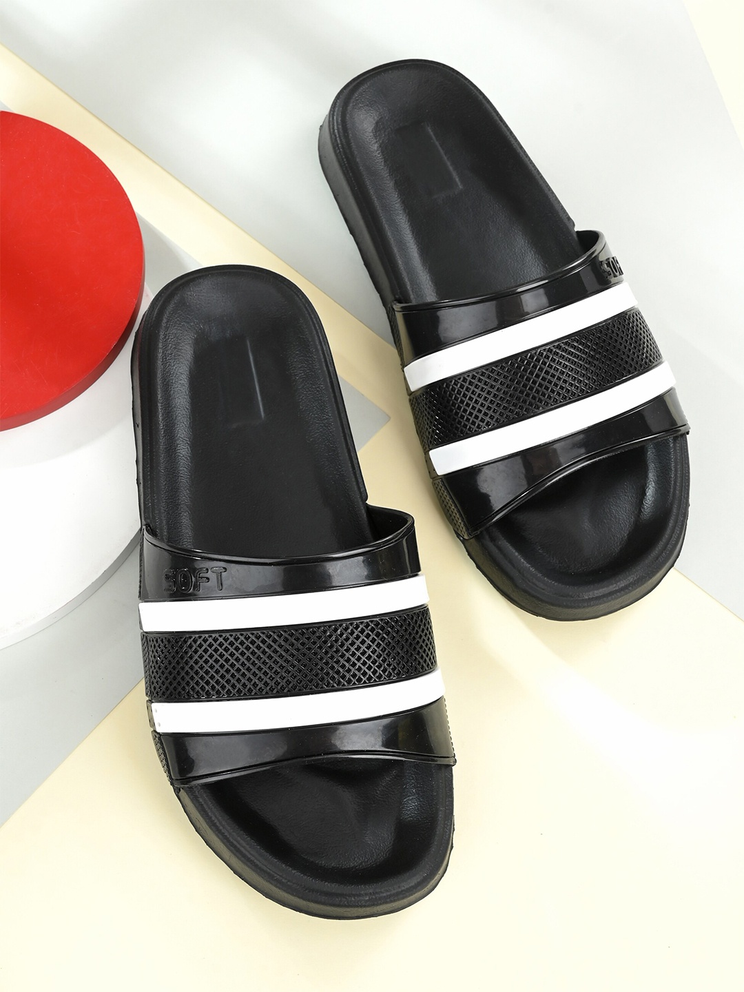 

MANSAMUSA Men Black & White Striped Croslite Sliders