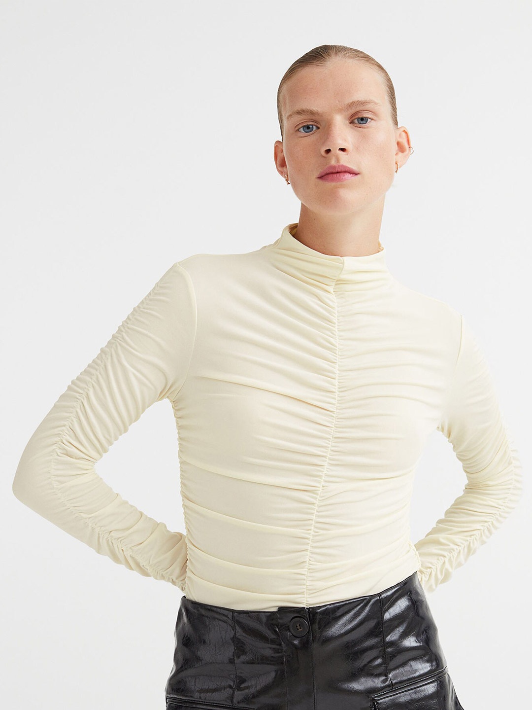 

H&M Gathered Top with A Turtle Neck, White