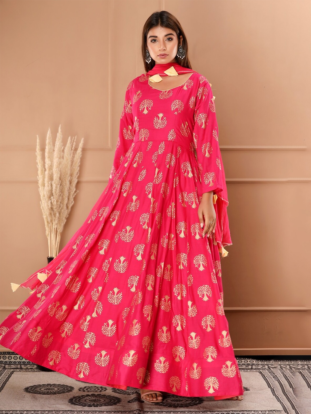 

SVARCHI Women Floral Maxi Dress With Dupatta, Pink