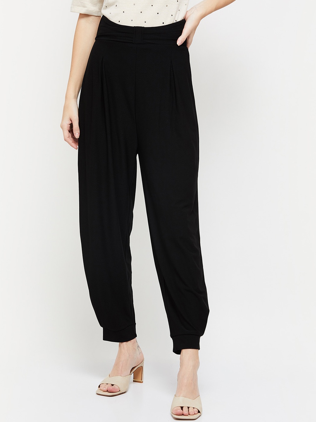 

max Women Solid Pleated Trousers, Black