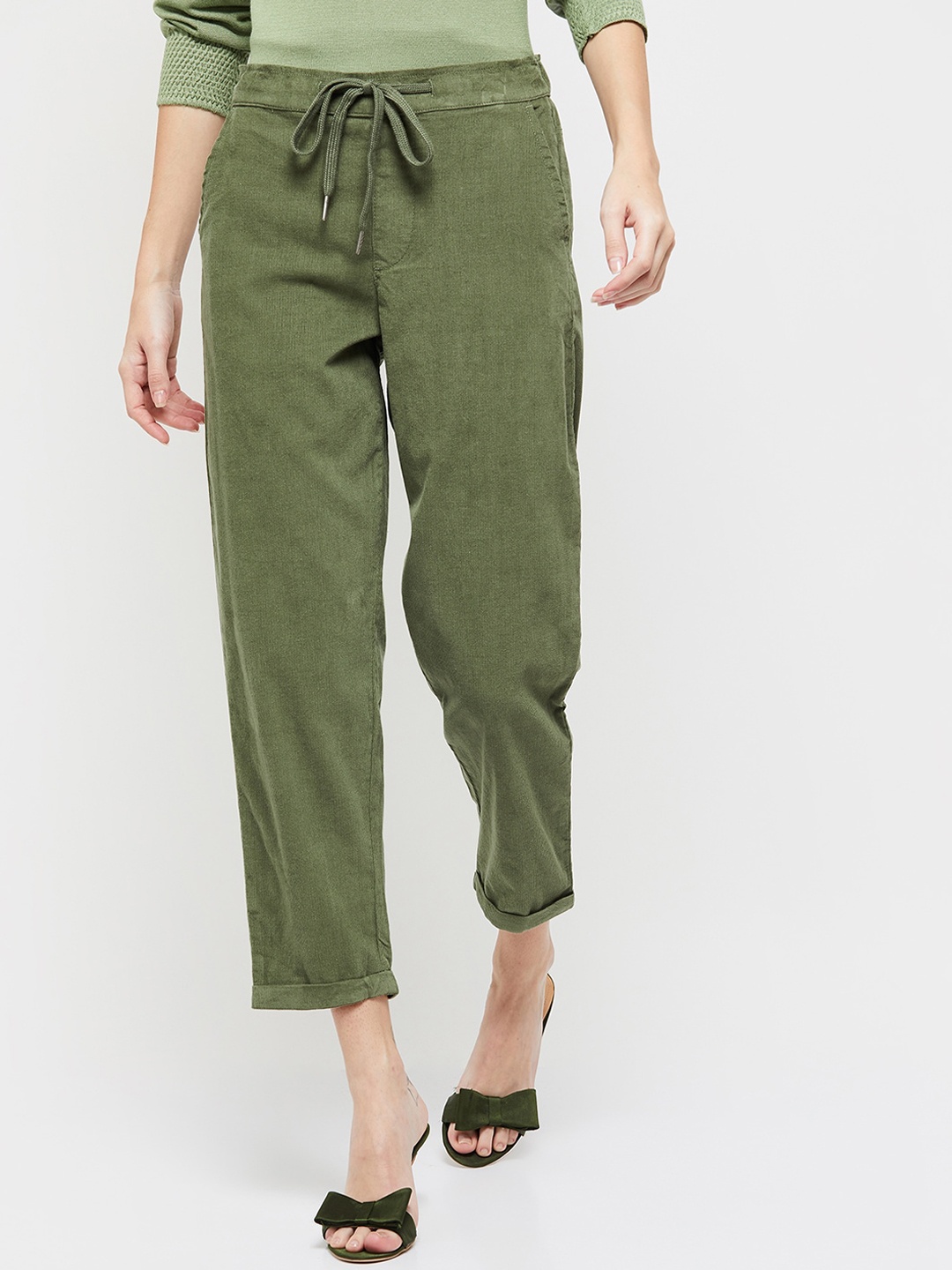 

max Women Solid Cropped Trousers, Green