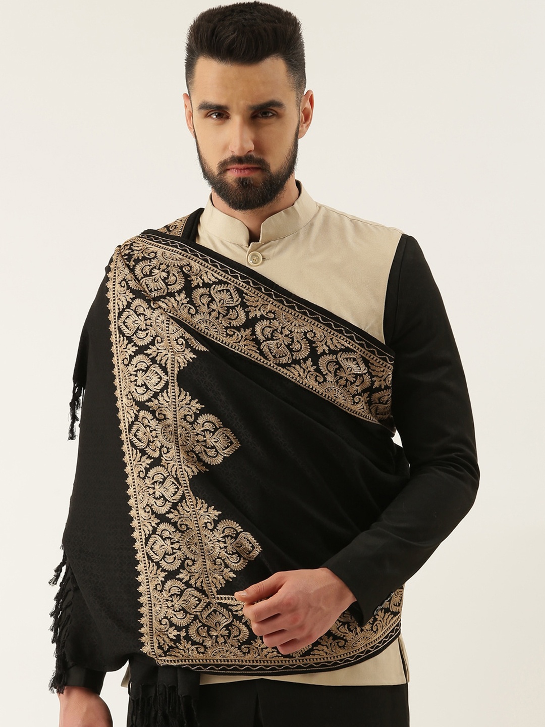 

Pashmoda Men Ethnic Motif Embroidered Shawl, Black