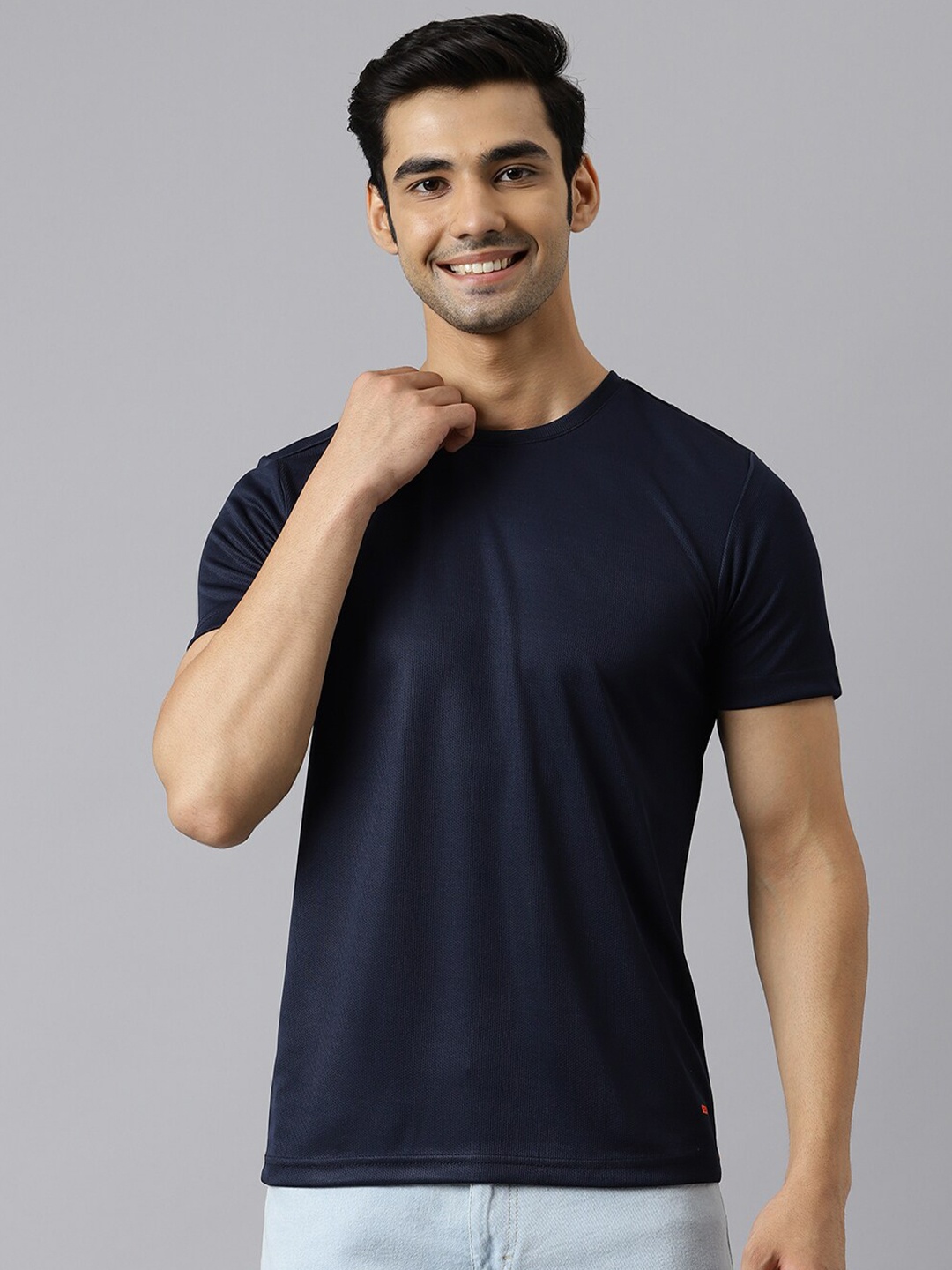 

BESIMPLE Men Solid Round Neck Regular Fit T-shirt, Navy blue