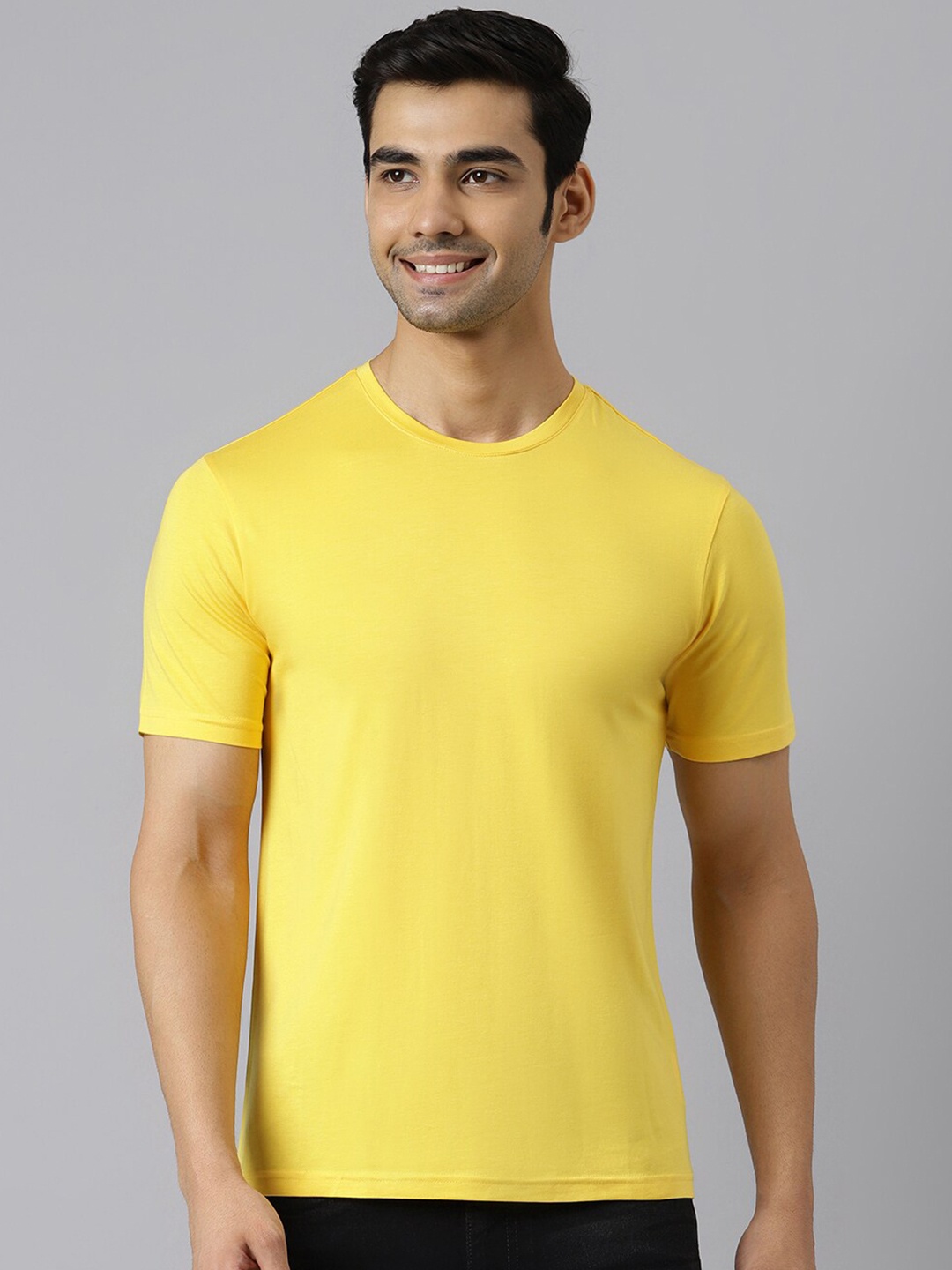 

BESIMPLE Men Yellow V-Neck Raw Edge T-shirt
