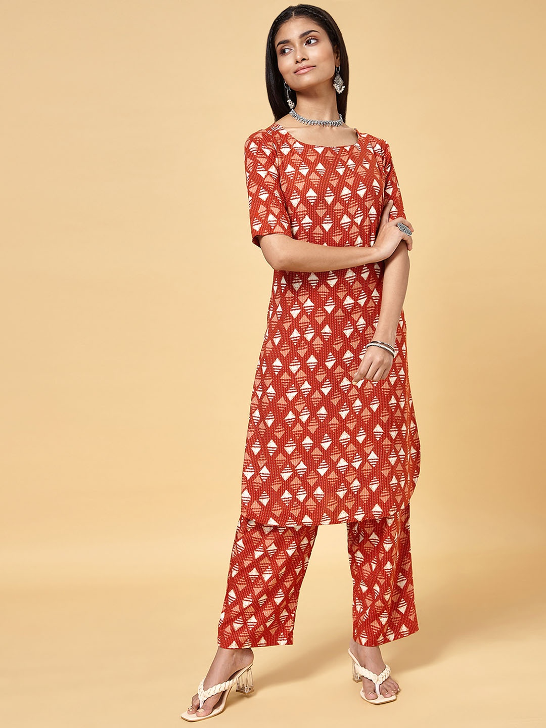 

RANGMANCH BY PANTALOONS Women Rust & White Printed Kurta with Trousers