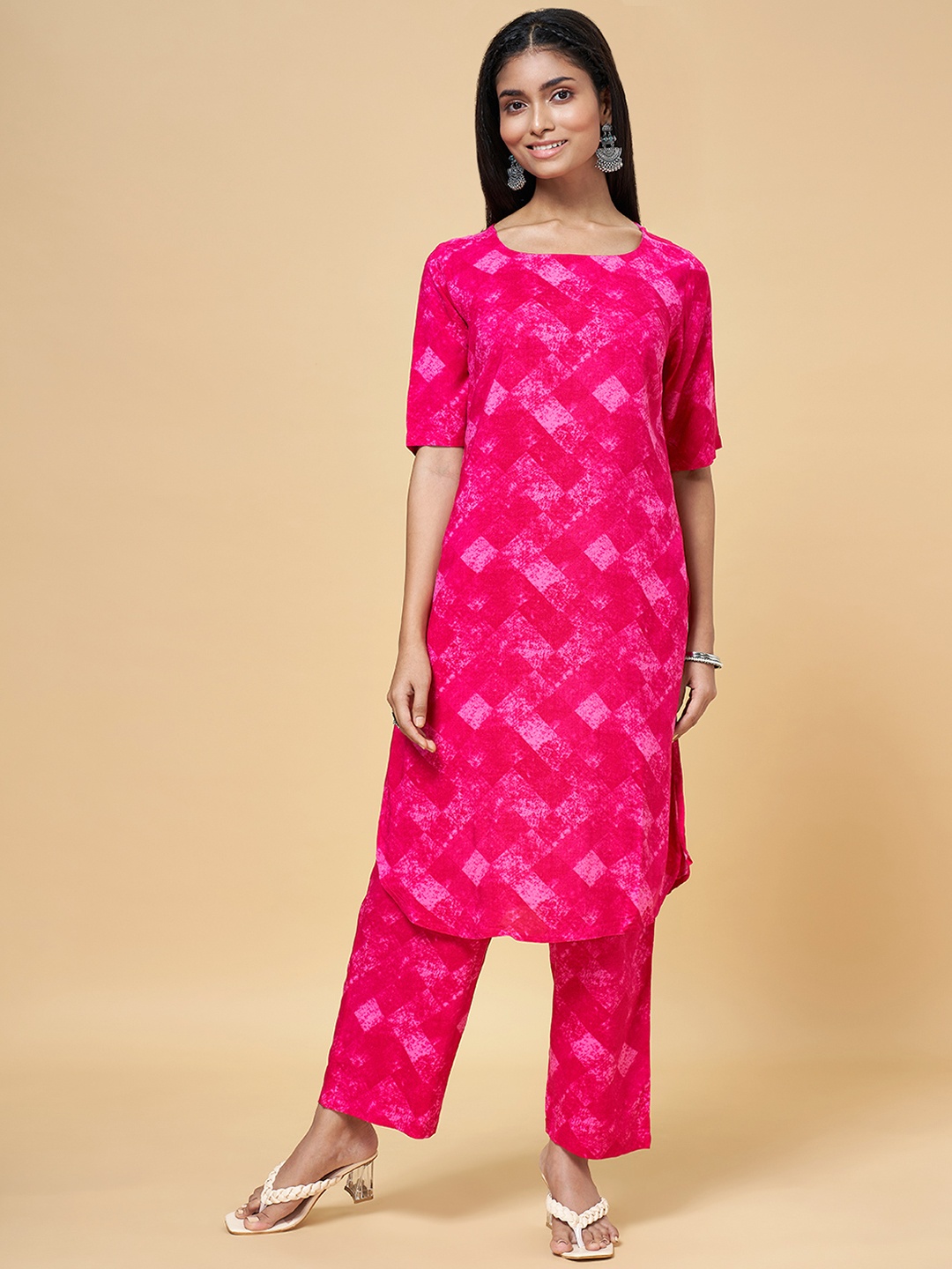 

RANGMANCH BY PANTALOONS Women Fuchsia Printed Kurta with Trousers