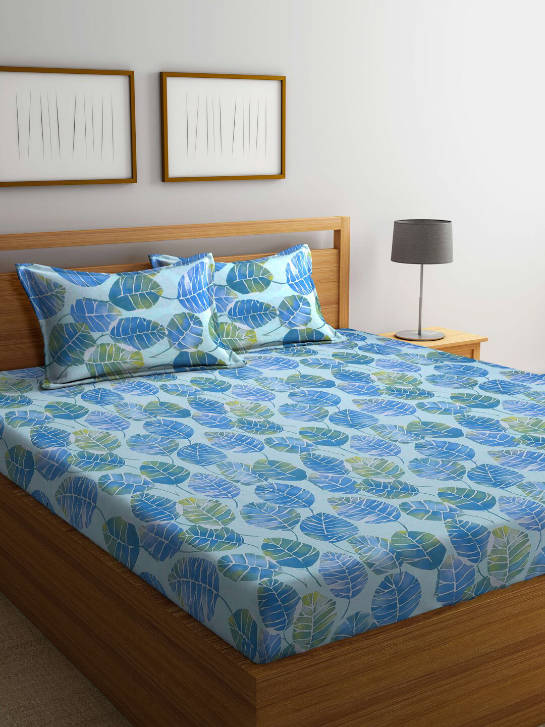 

BOMBAY DYEING Printed 144 TC Cotton King Bedsheet with 2 Pillow Covers, Blue