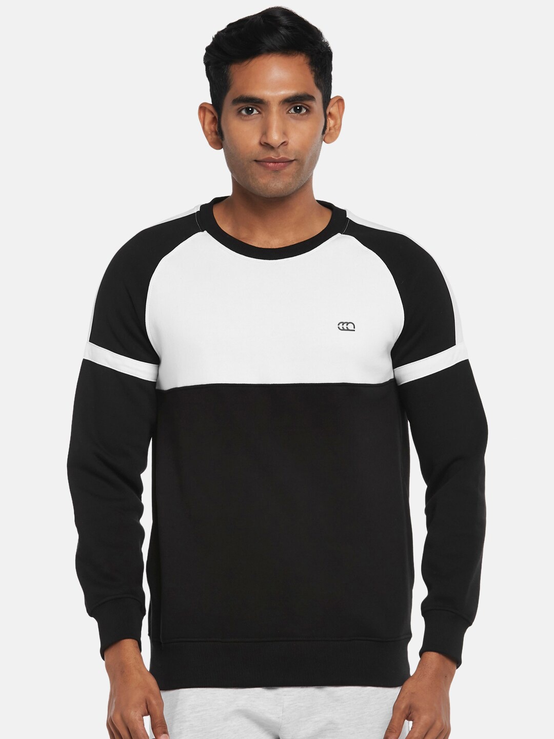 

Ajile by Pantaloons Men Black Colourblocked Sweatshirt