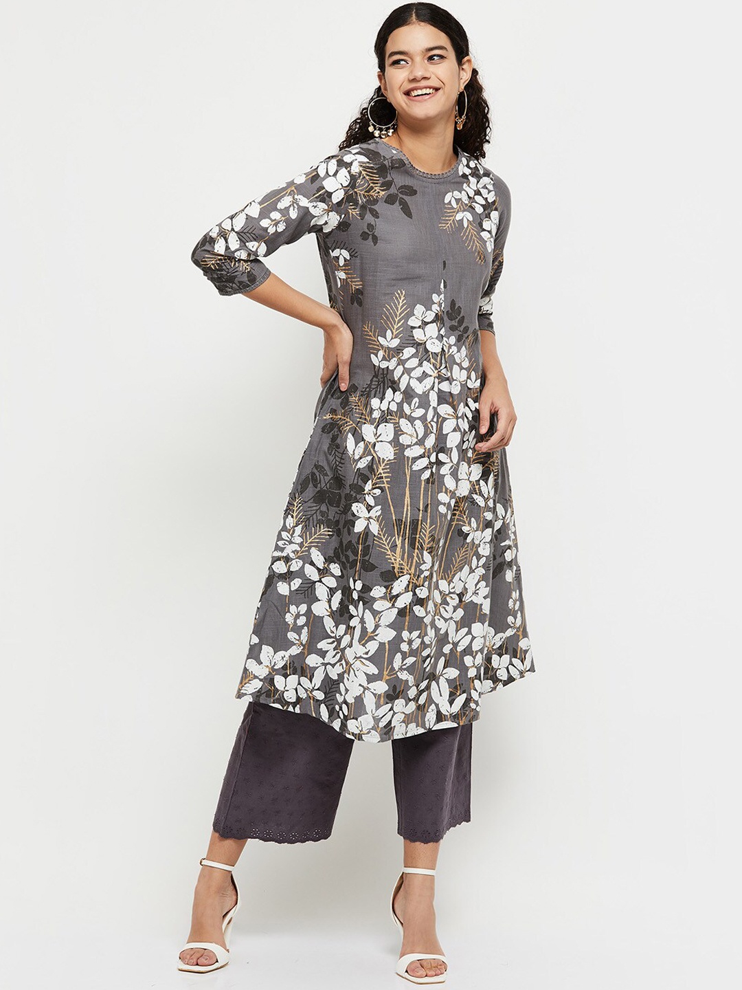 

max Women Grey & White Floral Printed Kurta