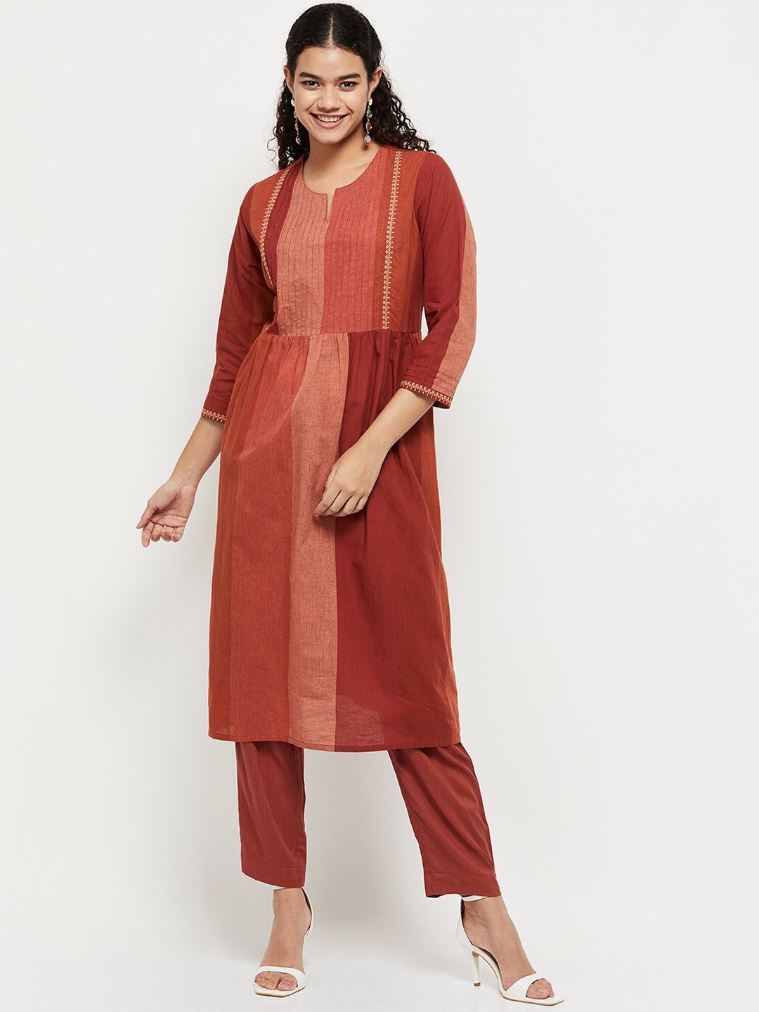 

max Women Rust Colourblocked Flared Sleeves Thread Work Kurta