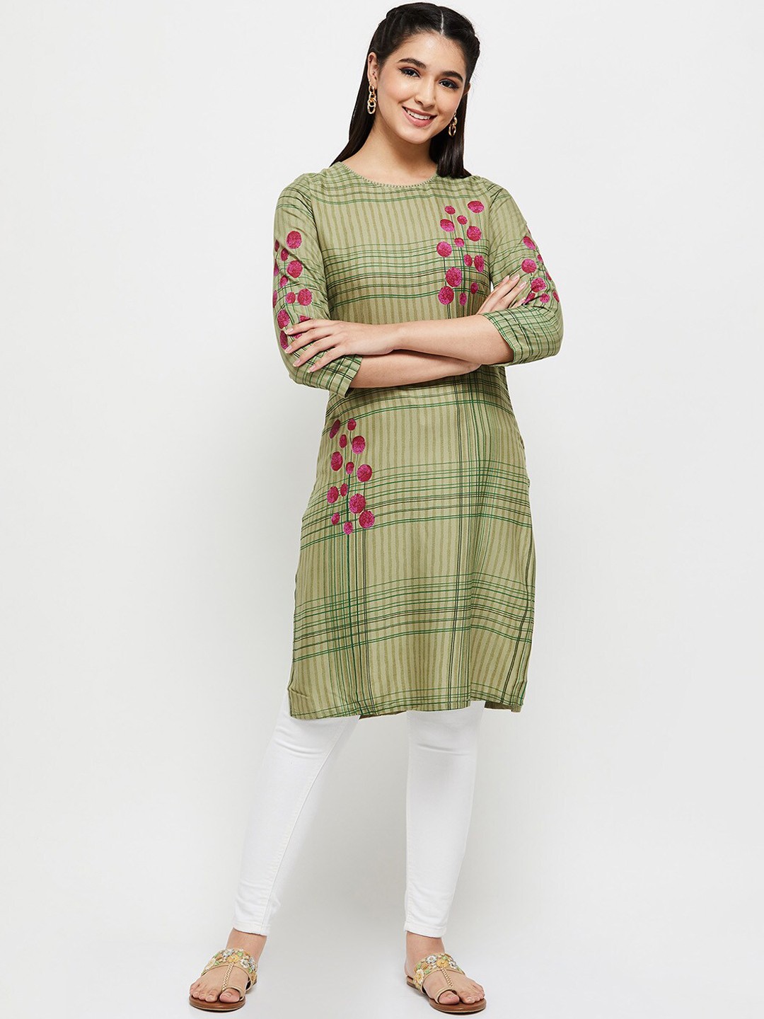 

max Women Green Floral Printed Straight Kurta