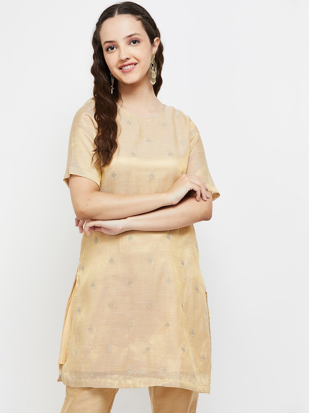

max Women Gold-Toned Embroidered Thread Work Kurta