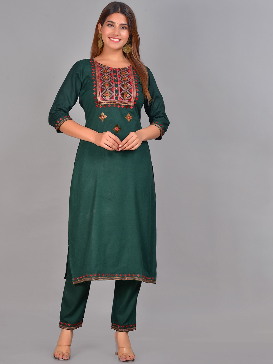 

Senyora Women Green Yoke Design Thread Work Kurta with Trouser Set