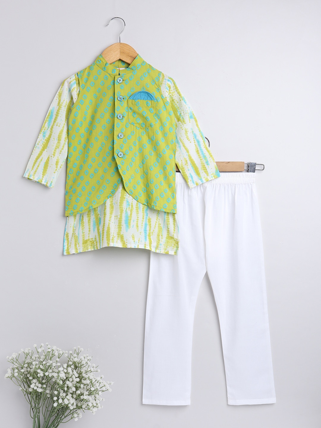 

The Magic Wand Boys Green Printed Pure Cotton Kurta with Pyjamas