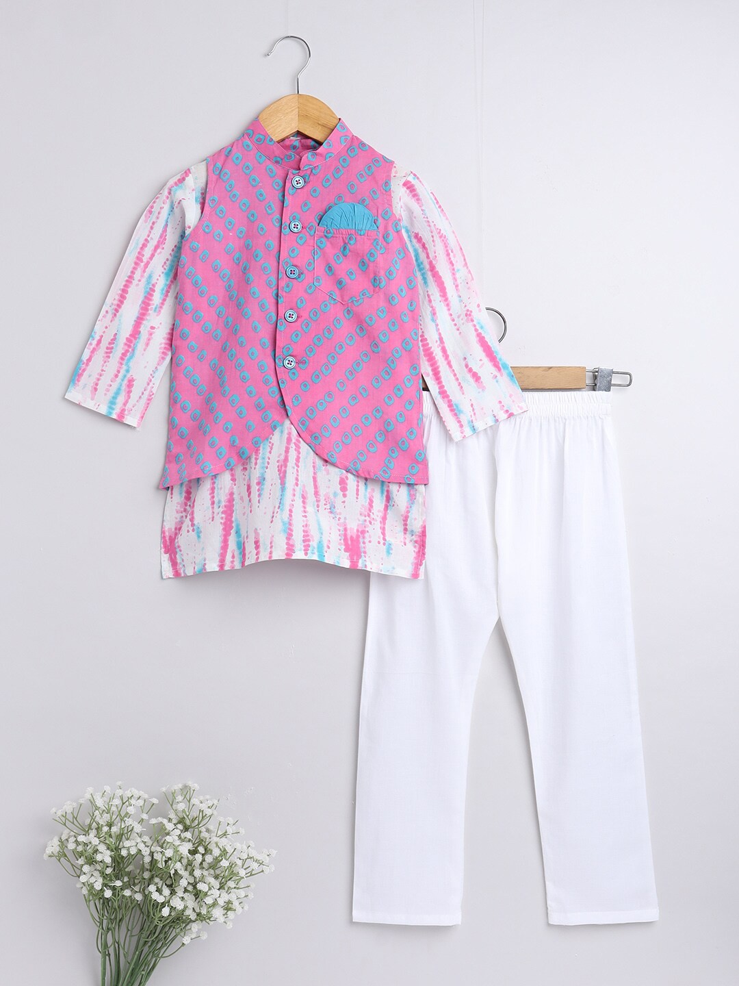 

The Magic Wand Boys Pink & White Printed Pure Cotton Kurta with Pyjamas & Jacket