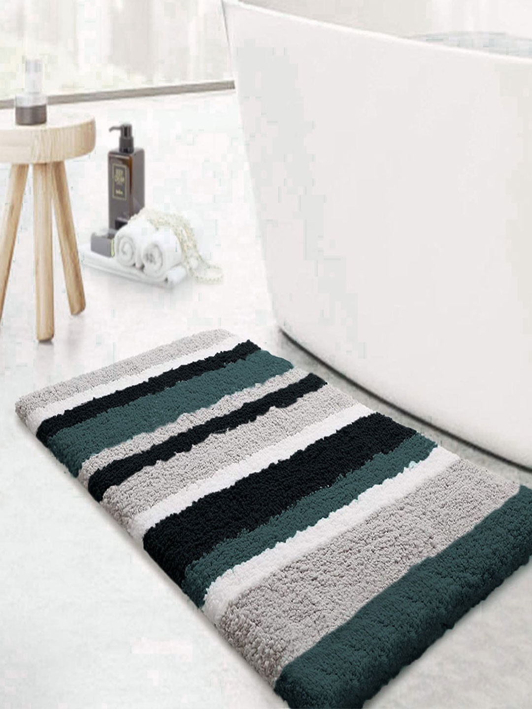 

LUXEHOME INTERNATIONAL Printed Striped 2400 GSM Bath Rugs, Green